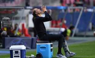 Thomas Tuchel a longtemps prié sur son banc face à l'Atalanta Bergame.