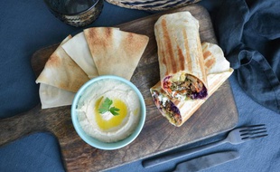 Houmous et sandwiches libanais succulents servis chez Libshop