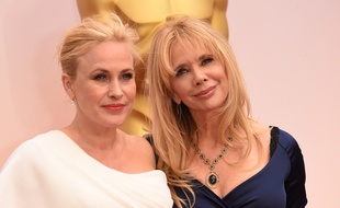 Patricia Arquette (à g.) avec sa soeur Rosanna aux Oscars, le 22 février 2015.