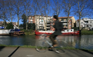 Le long du Canal du Midi, à Toulouse.