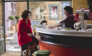 Sylvie Flepp et Annie Grégorio dans un épisode de Plus belle la vie