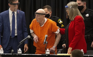 Le «Golden State killer» Joseph James DeAngelo a plaidé coupable de 13 meurtres, le 29 juin 2020, au tribunal de Sacramento.