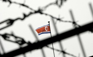 La Corée du Nord a confirmé mercredi son accord pour une suspension de ses essais nucléaires, de lancements de missiles et d'enrichissement de combustible nucléaire en échange d'une aide alimentaire américaine.