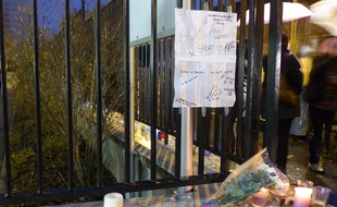 Lyon, le 14 janvier 2016. Au lendemain de l'avalanche dans laquelle deux élèves du lycée Saint-Exupéry ont trouvé la mort, l'heure est au recueillement dans cet établissement de la Croix-Rousse.