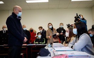 Le ministre de l'Education nationale, Jean-Michel Blanquer, au lycée Blaise Pascal à Châteauroux le 14 janvier 2021.