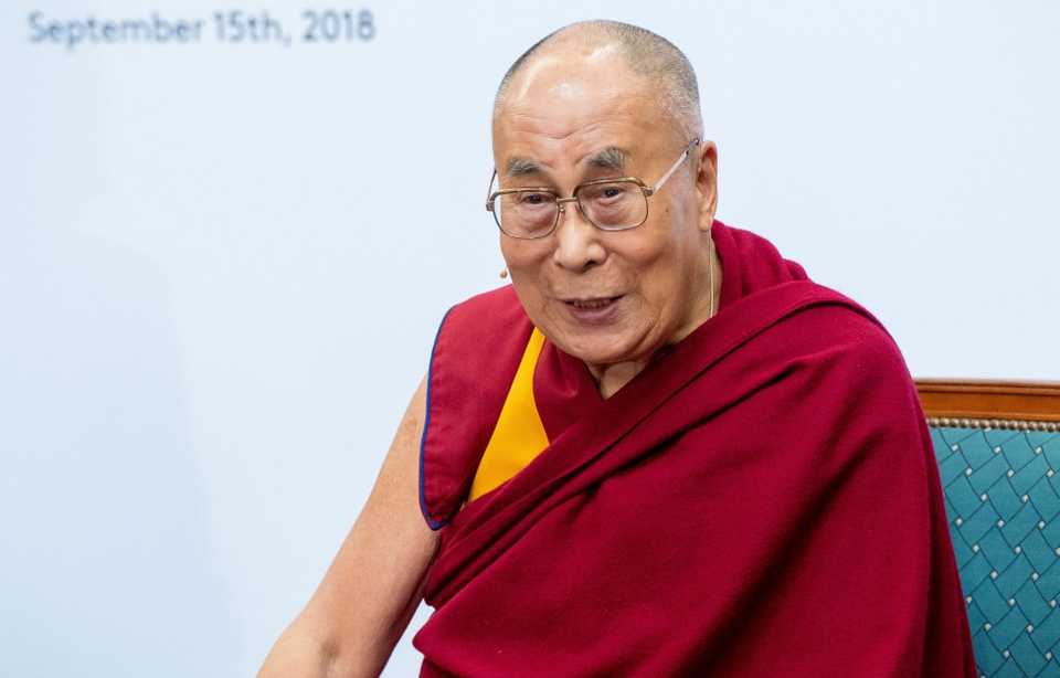 Pour ses 85 ans, le DalaïLama va sortir son premier disque Pour ses 85 ans, le DalaïLama va sortir son premier disque