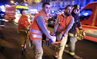 Secours en action près du Bataclan.