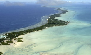 Des recherches étaient en cours le 27 janvier pour retrouver un ferry dont on a perdu la trace il y a plus d'une semaine dans les îles Kiribati, dans la partie centrale du Pacifique.