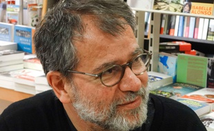 Martin Winckler publie le 7 mars 2019 L'Ecole des soignantes chez POL, suite du Choeur des femmes.