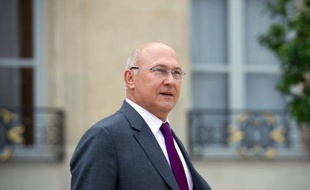 Le ministre du Travail Michel Sapin relève dans les critiques de Jean-Luc Mélenchon "une ivresse des mots qui le place hors de la réalité", ajoutant que le leader du Front de gauche est "victime du syndrome Sarkozy", dans un entretien au Figaro de mercredi.