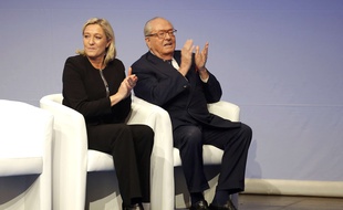 Marine Le Pen, présidente du Front national et Jean-Marie Le Pen, président d'honneur, le 29 novembre 2014 à Lyon.