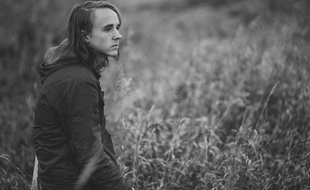 Andy Shauf évoque tour à tour Elliott Smith et les Beatles.