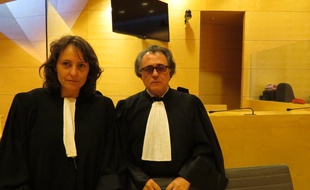 La défense de Bushra Taher Saleh, ici représentée par Mes Jean Chevais et Nathalie Grard. C'est de l'accusée dont il sera question ce lundi, à la cour d'assises de Seine-et-Marne.