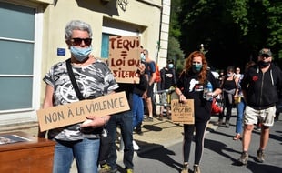 A Foix, devant la préfecture de l'Ariège, ce samedi.
