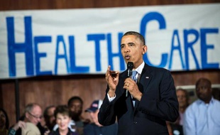 Le président Barack Obama a dit jeudi dans un entretien télévisé être "désolé" que des Américains perdent leur assurance-maladie à cause de sa réforme de la santé, malgré ses promesses répétées.
