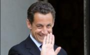 Nicolas Sarkozy reçoit deux jours durant, lundi et mardi, les représentants d'une communauté universitaire qui se cabre contre le projet de loi sur l'autonomie des universités, dénonçant la volonté de l'exécutif d'imposer au pas de charge une réforme qu'elle conteste sur le fond.