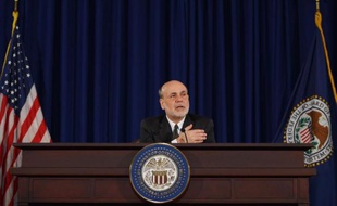 La Réserve fédérale américaine (Fed) a maintenu mercredi son soutien exceptionnel à la reprise économique des Etats-Unis au moment où les questions de la dette et du budget américain font l'objet d'âpres discussions.