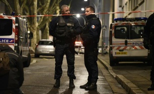 Des policiers à Villeurbanne, le 7 février 2016