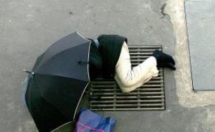 De plus en plus de personnes sont à la rue.