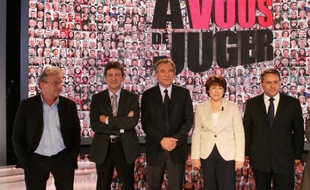 Les invités de l'émission «A vous de juger», au cours de laquelle Daniel Cohn-Bendit et François Bayrou ont échangé des insultes, le 4 juin 2009.