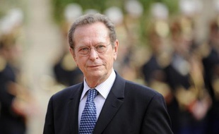 Dominique Baudis, alors Défenseur des droits, arrive à l'Elysée le 15 mai 2012 à Paris