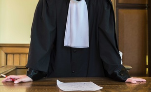 Une avocate en train de plaider (illustration)