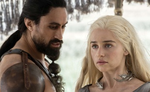Le personnage de Daenerys avec un Dothraki dans la saison 6 de «Game of Thrones»