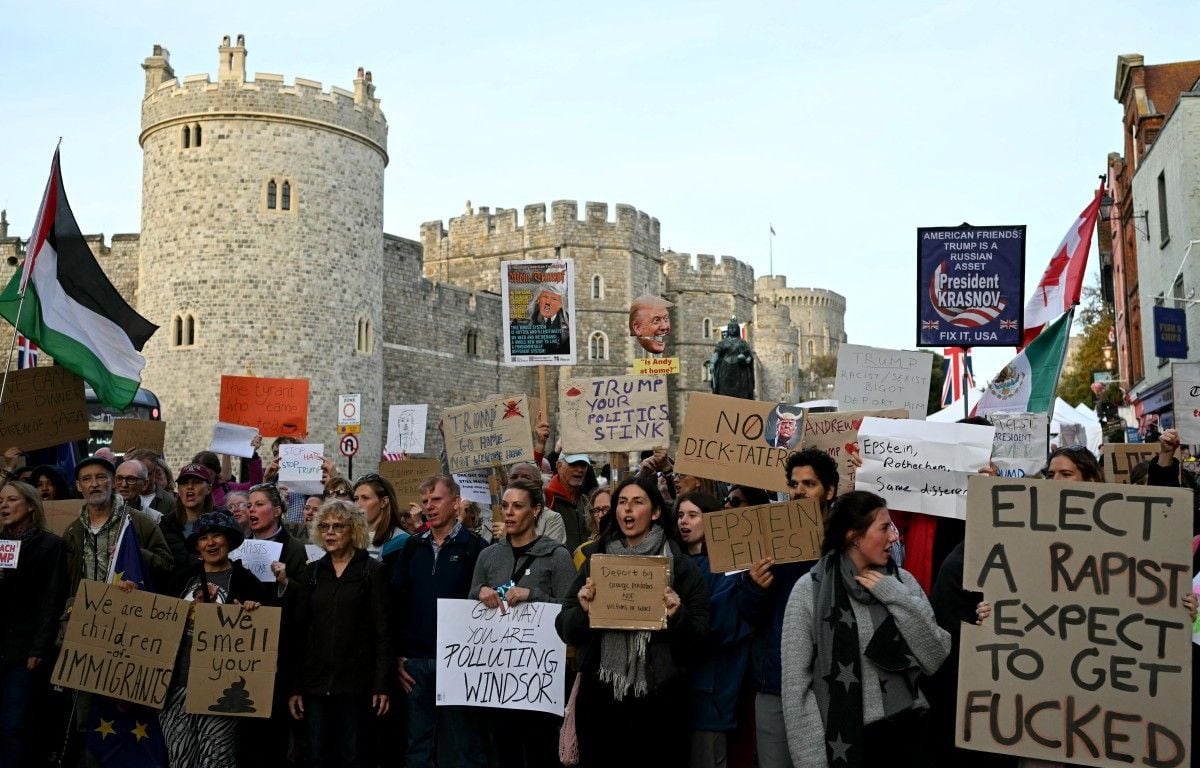 Alors que Donald Trump arrive au Royaume-Uni, des images de lui et Epstein sont...
