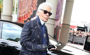 Karl Lagerfeld devant le Martinez à Cannes le 21 mai 2015.