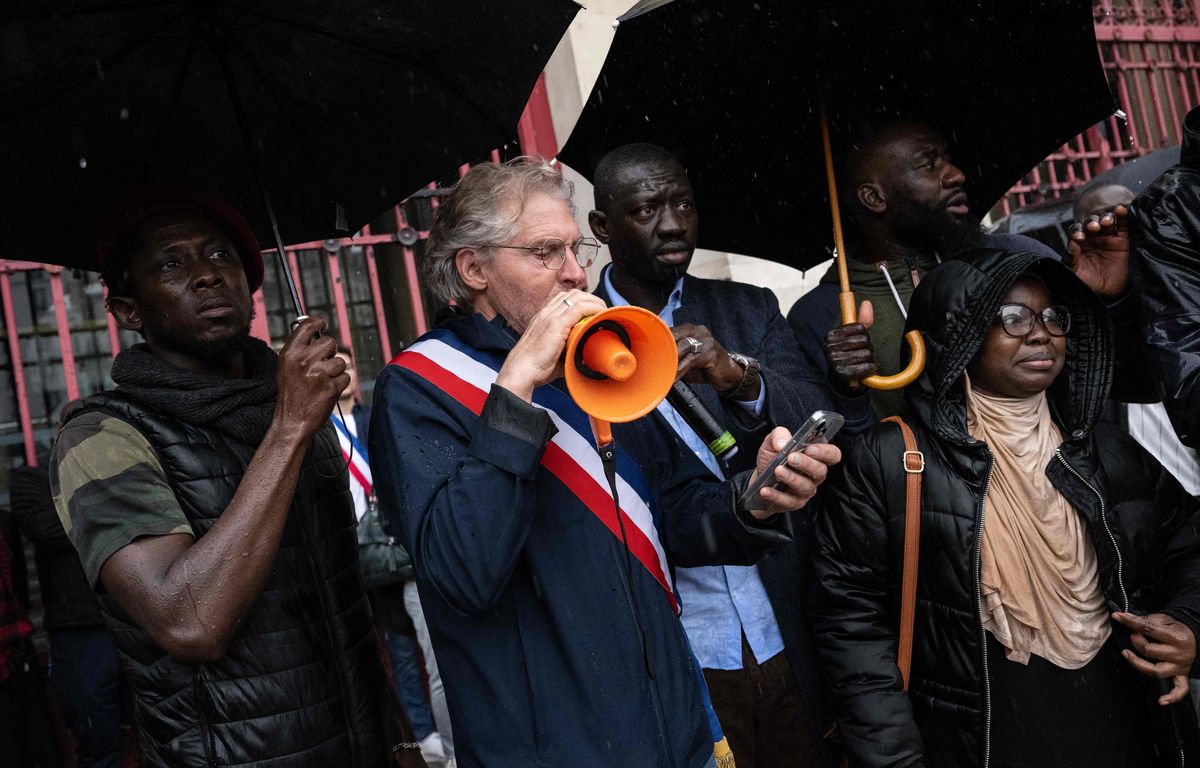 Paris : Des manifestants en soutien à des ados percutés par la police