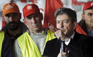 Jean-Luc Mélenchon à Saint-Fons (Rhône), avec les salariés d'Arkema, le 7 février 2012.