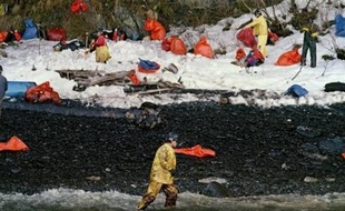 ExxonMobil a déboursé près de 3,4 milliards de dollars pour nettoyer les sites pollués, mettre fin aux procédures criminelles et indemniser plus de 32.000 pêcheurs et professionnels de la mer.