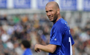 L'ancien champion du monde et international français Zinédine Zidane, lors d'un match caritatif pour son association ELA, le 8 mai 2010.