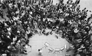 Inaugurée en 1982, la Fête de la m usique s'est toujours voulue populaire et fédératrice.