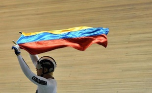Le Colombien Fabian Puerta, déjà vainqueur du kilomètre vendredi, a remporté samedi l'épreuve de keirin de l'étape de Coupe du monde de cyclisme sur piste de Cali, portant à trois le nombre de victoires colombiennes en deux journées