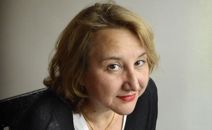 Portrait d'Elise Thiébaut, journaliste et auteure de Ceci est mon sang, livre sur les règles.