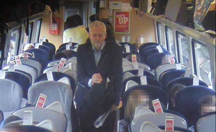 Jeremy Corbyn dans le train qui l'emmenait de Londres à Newcastle le 11 août.