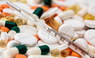 Les substances utilisées, parfois injectables, se trouvent facilement sur Internet. (Illustration)