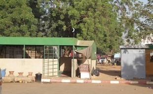 L'entrée d'une petite mosquée à Niamey, capitale du Niger (photo prise le 8 janvier 2011)