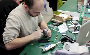 BricoMac.com, atelier de réparation et pièces détachées spécialisé dans les produits Apple à Paris.