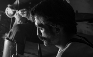 Robert Pattinson et Willem Dafoe dans «The Lighthouse» de Robert Eggers