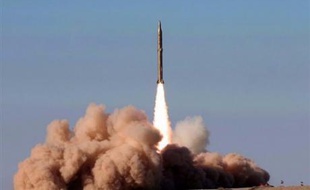 L'Iran a dit avoir testé mercredi un missile sol-sol de "nouvelle génération" d'une portée proche de 2.000 km, mais sans apporter de détails sur ses progrès réels en la matière.