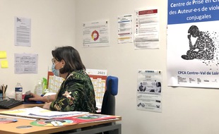 Véronique Livéra est la responsable santé du CPCA de Tours qui prend en charge les auteurs de violences conjugales.