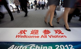 Les constructeurs réunis au salon automobile de Pékin doivent dévoiler de nombreux modèles propres, mais il leur faudra du temps avant de réussir à convaincre les acheteurs chinois de renoncer aux 4x4 énergivores.
