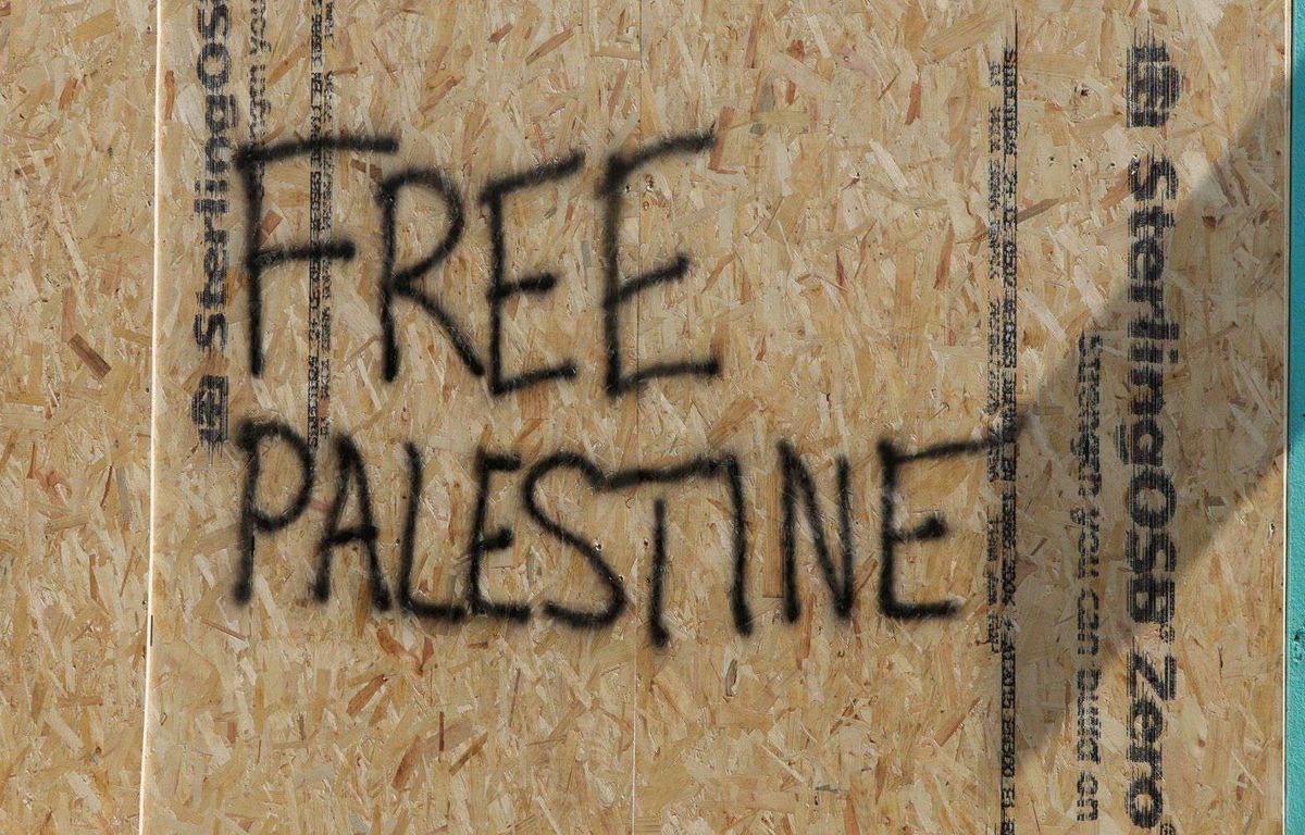 Alpes : L'auteur des tags « Free Palestine » sur des voitures de touristes juifs condamné à huit mois ferme