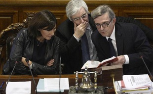 La maire Anne Hidalgo et ses conseillers le 17 novembre 2014 à Paris lors du vote sur le projet dit tour Triangle