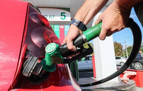Pourquoi vous aurez (probablement) encore votre voiture thermique en 2035 ?