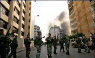 Les affrontements à coups de pierres et de bâtons, devant l'université arabe de Beyrouth située dans le sud de la capitale, se sont étendus aux quartiers limitrophes, chiites et sunnites.