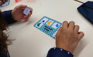 Le Fraction bingo, un jeu destiné à travailler les fractions en s'amusant. Idéal en petit groupe lors d'un stage de réussite de fin d'été au collège Rouget-de-Lisle à Schiltigheim.