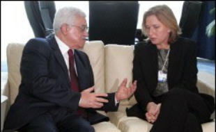 Le dirigeant Mahmoud Abbas a rencontré dimanche la ministre israélienne des Affaires étrangères Tzipi Livni et le vice-Premier ministre Shimon Pères, en marge du Forum économique mondial (WEF) réuni à Charm el-Cheikh en Egypte.